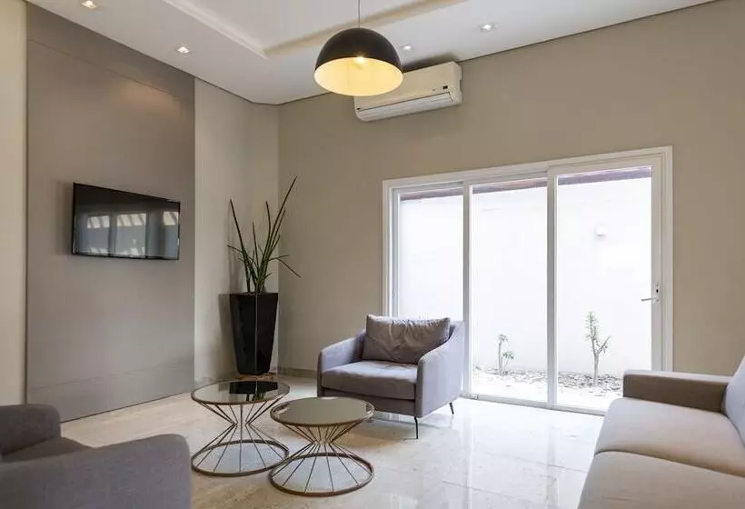 ホテル Taina Aeroporto Cuiaba