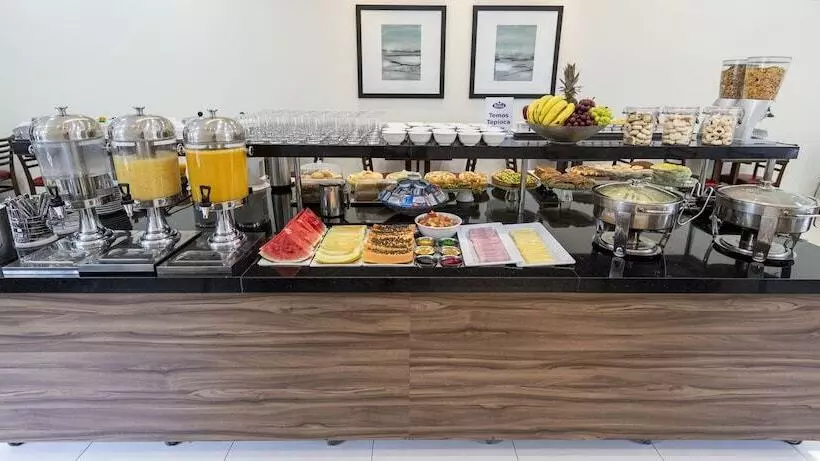 ホテル Taina Aeroporto Cuiaba