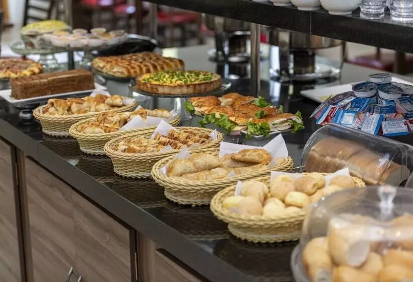 ホテル Taina Aeroporto Cuiaba