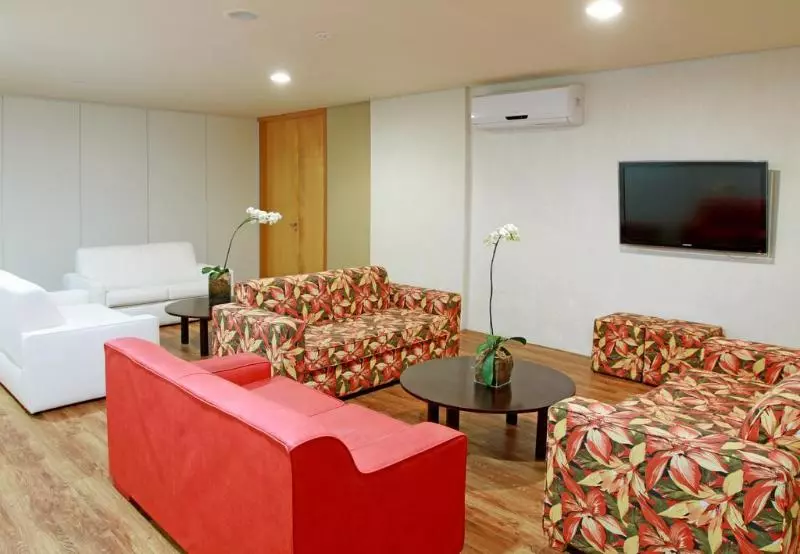 Отель Travel Inn Flats Riviera