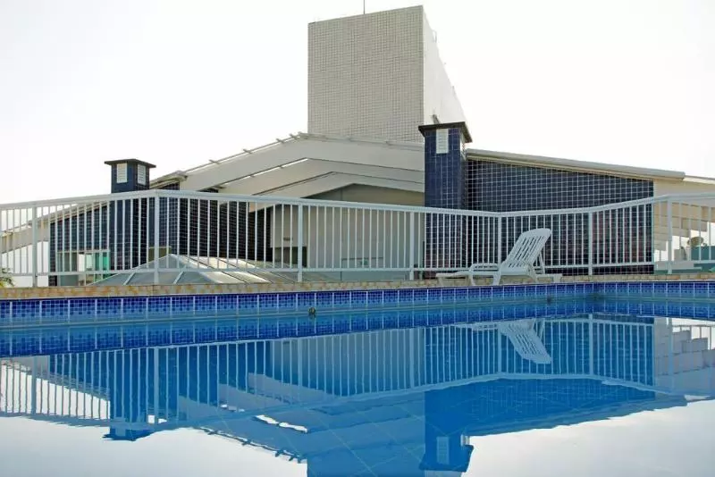 Отель Travel Inn Flats Riviera