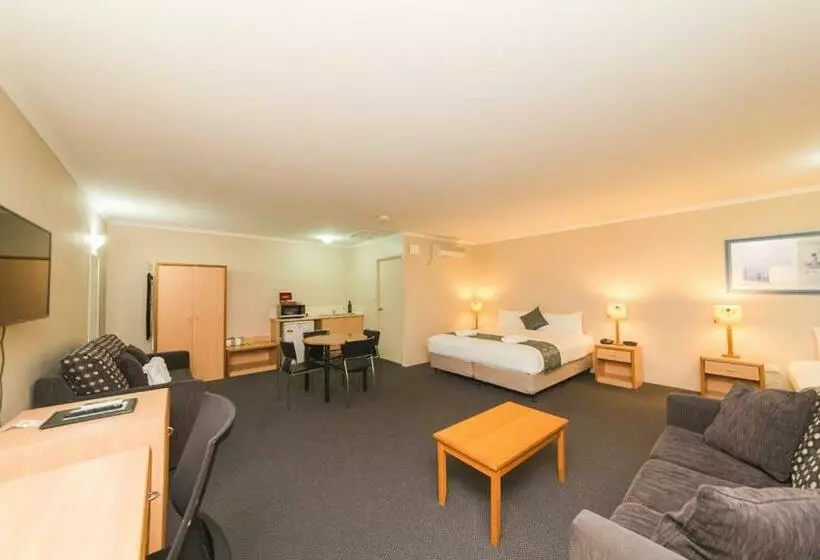 モーテル Harbour Sails Motor Inn