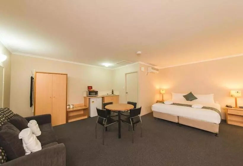 モーテル Harbour Sails Motor Inn