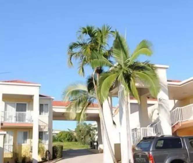 モーテル Harbour Sails Motor Inn