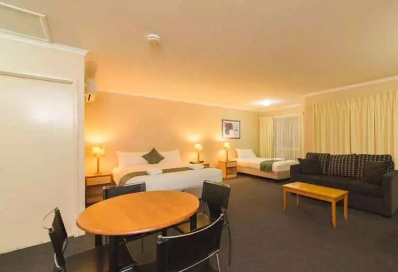 モーテル Harbour Sails Motor Inn