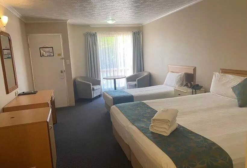 モーテル Harbour Sails Motor Inn