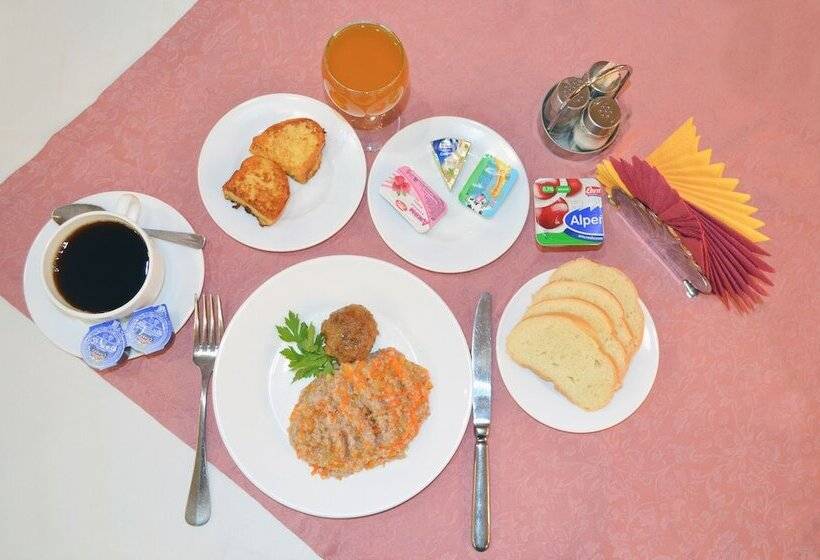 Regina Hotel On Baumana