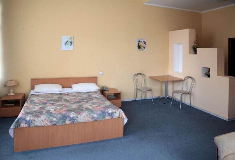 Regina Hotel On Baumana