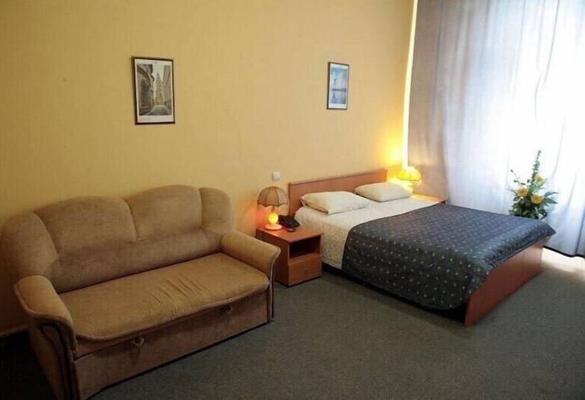 Regina Hotel On Baumana