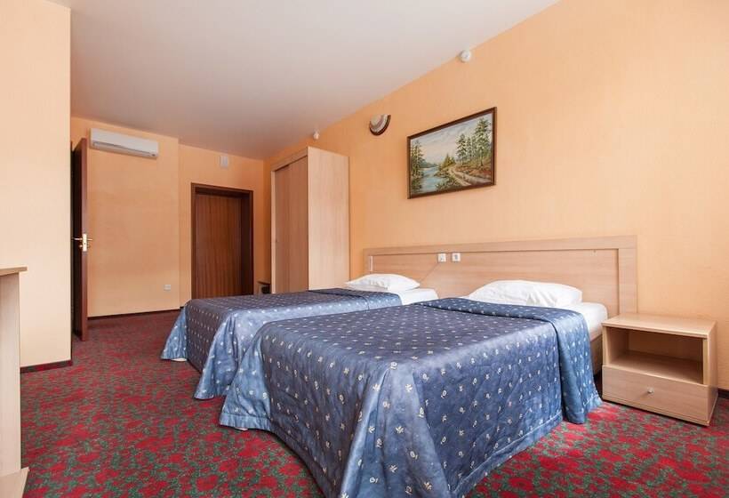 Regina Hotel On Baumana