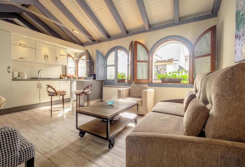 Apartasuites Alberca Deluxe