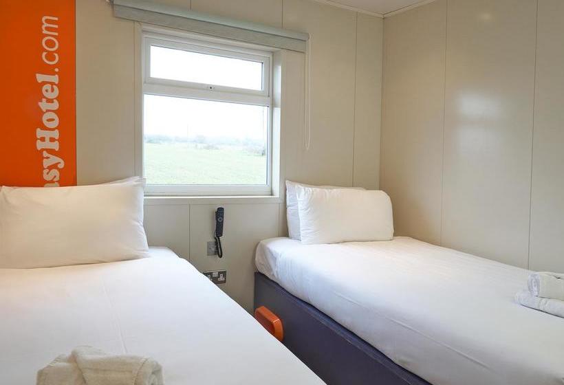 Отель Easy London Heathrow