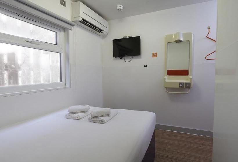 Отель Easy London Heathrow