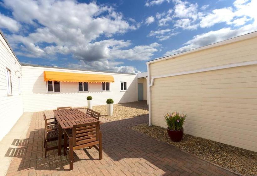 Отель Easy London Heathrow