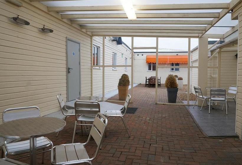 Отель Easy London Heathrow