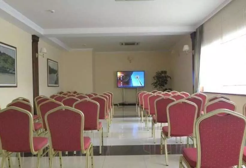 هتل Aquastar Danube