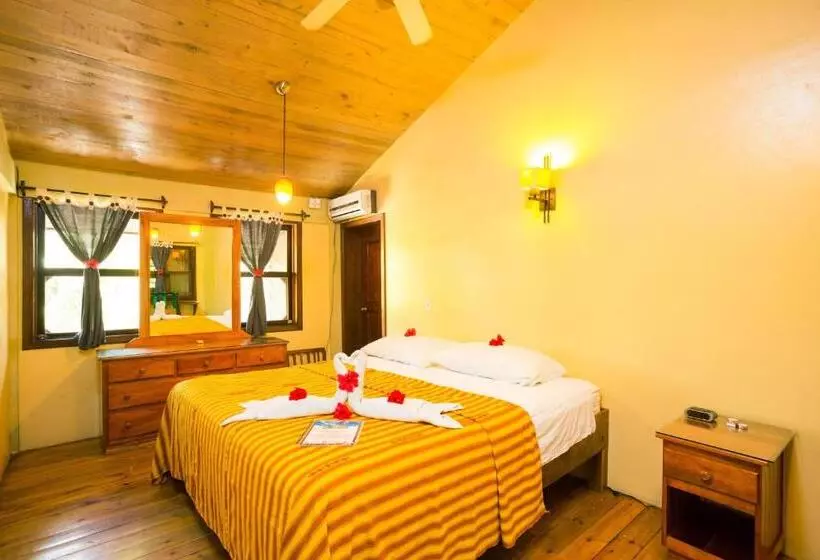 هتل Bananarama Dive & Beach Resort