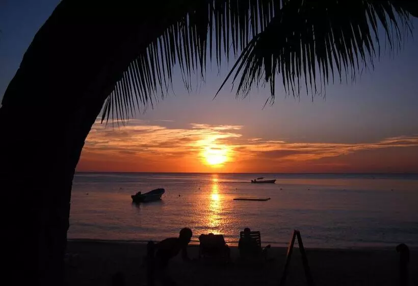 هتل Bananarama Dive & Beach Resort