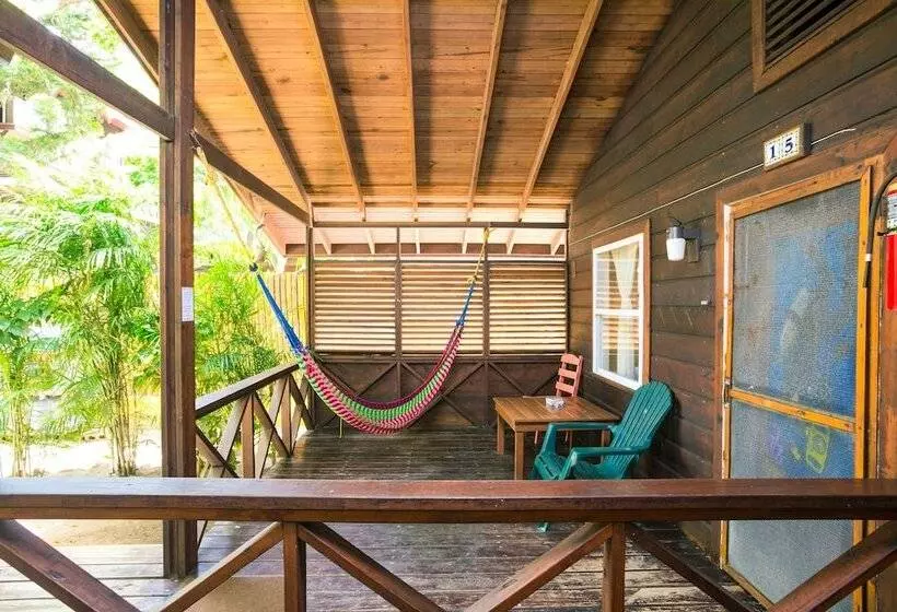 هتل Bananarama Dive & Beach Resort