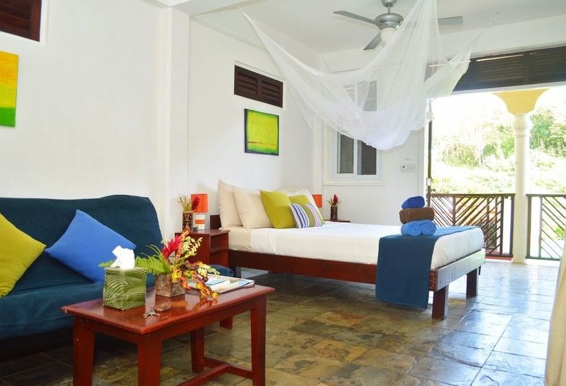 هتل Calibishie Cove