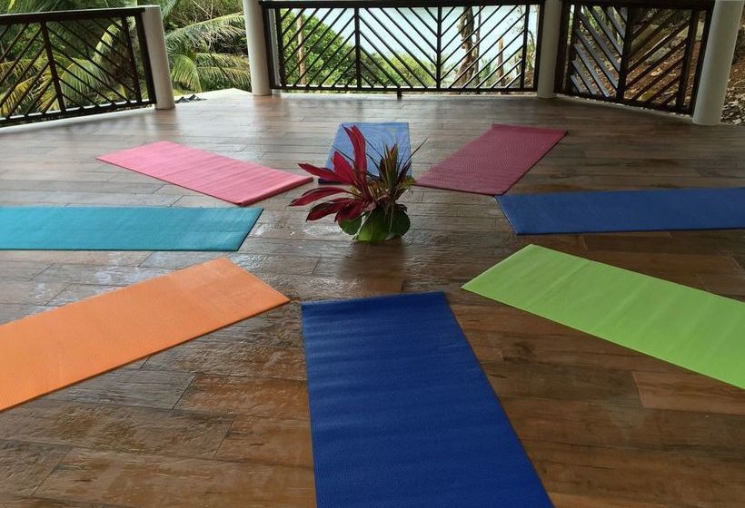 هتل Calibishie Cove