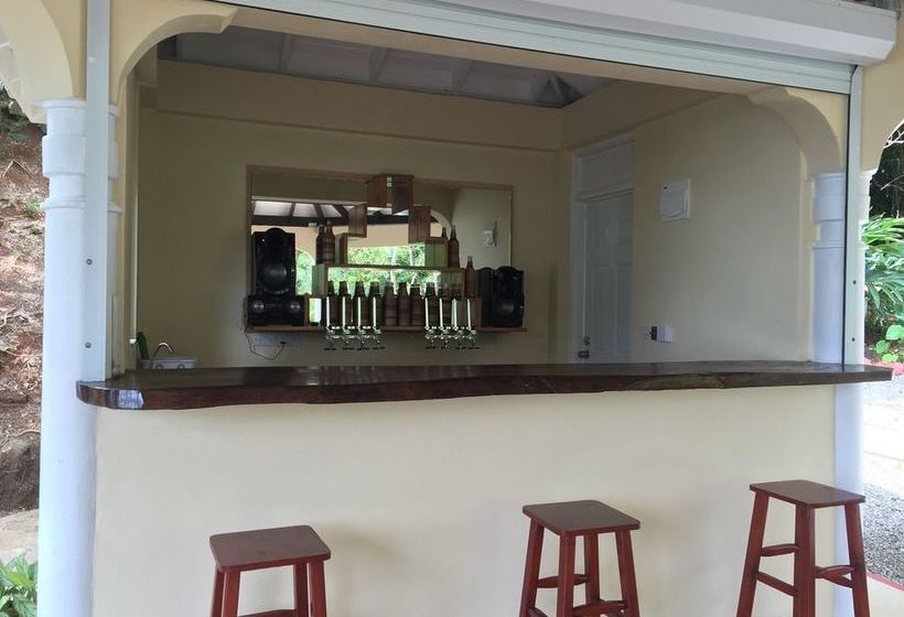 هتل Calibishie Cove