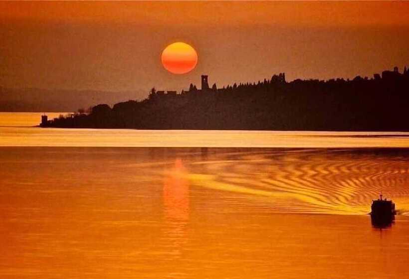 בית מלון כפרי Camping Village Punta Navaccia