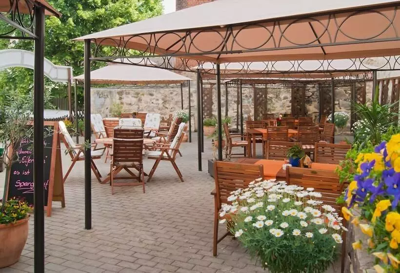 Отель Deutsches Haus Mittweida