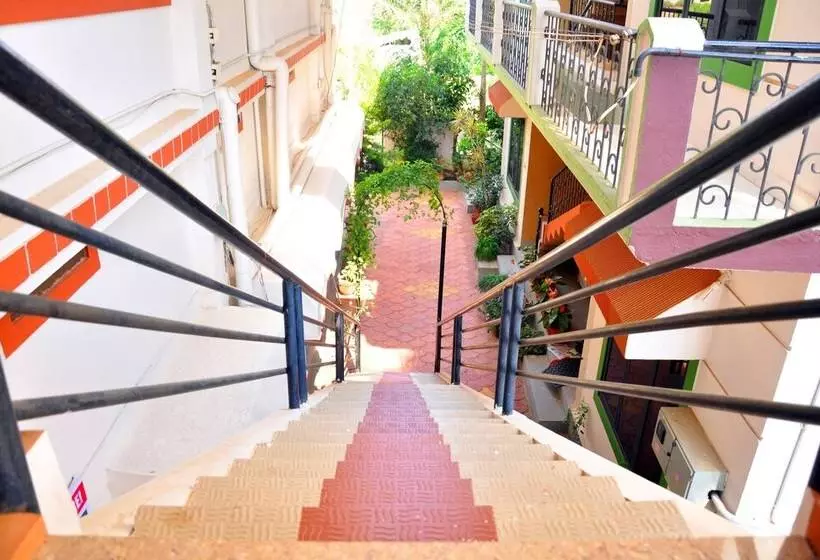 בית מלון כפרי Four Seasons Homestay Coorg