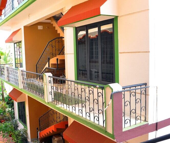 Отель Four Seasons Homestay Coorg