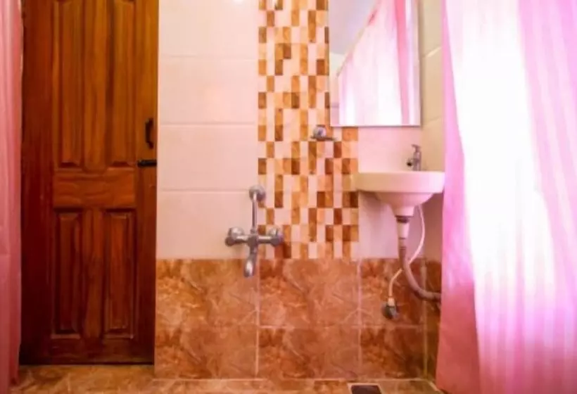 בית מלון כפרי Four Seasons Homestay Coorg