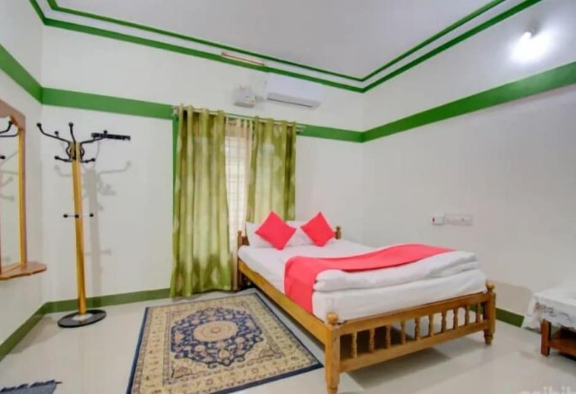 Отель Four Seasons Homestay Coorg