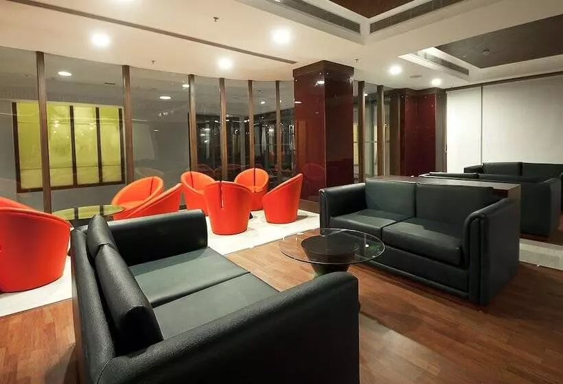 هتل The Golden Plaza