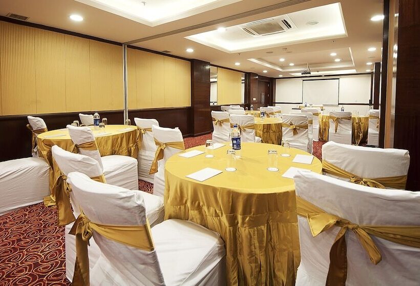 هتل The Golden Plaza