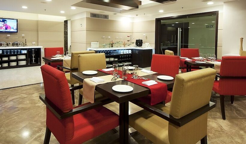 هتل The Golden Plaza