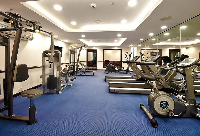 هتل The Golden Plaza