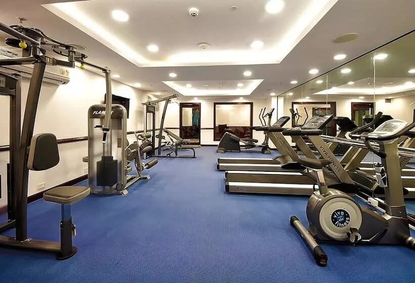 هتل The Golden Plaza