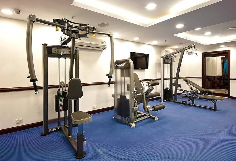 هتل The Golden Plaza