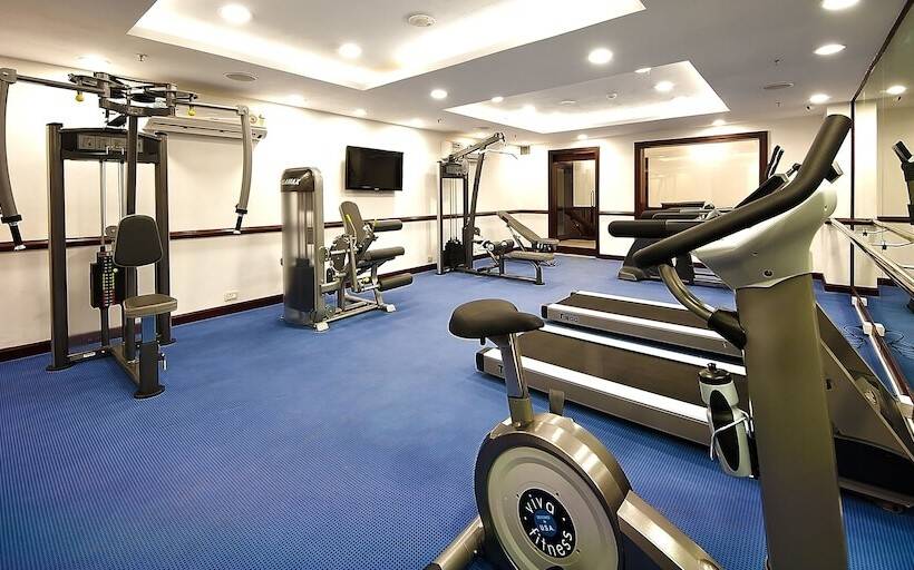 هتل The Golden Plaza