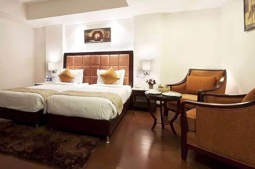 هتل The Golden Plaza