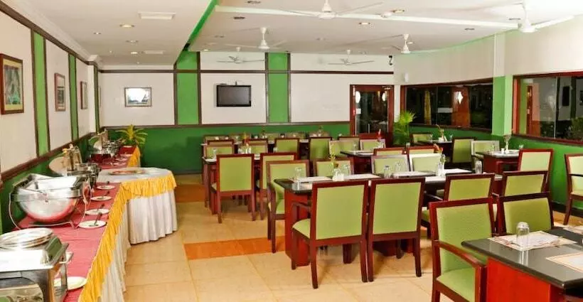 Отель Green Fields Kumarakom