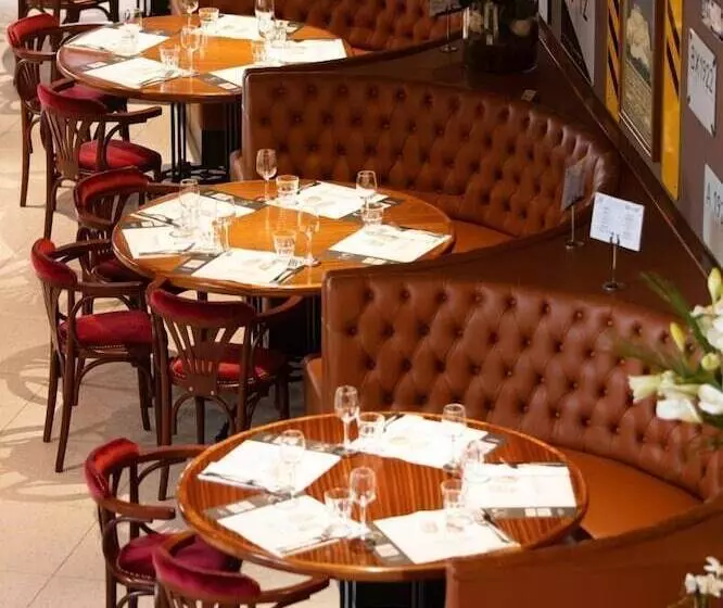 هتل Leo Station, Villa Et Annexes