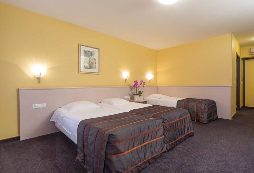 בית מלון כפרי Leo Station, Villa Et Annexes