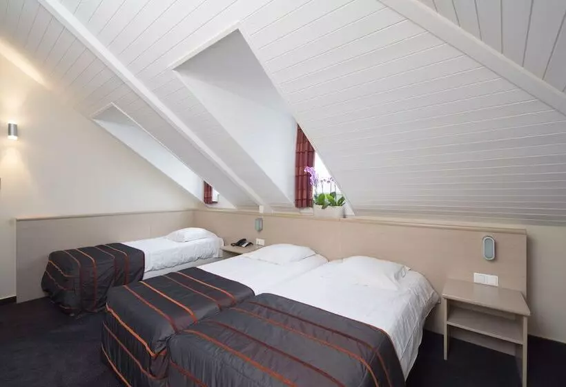 هتل Leo Station, Villa Et Annexes