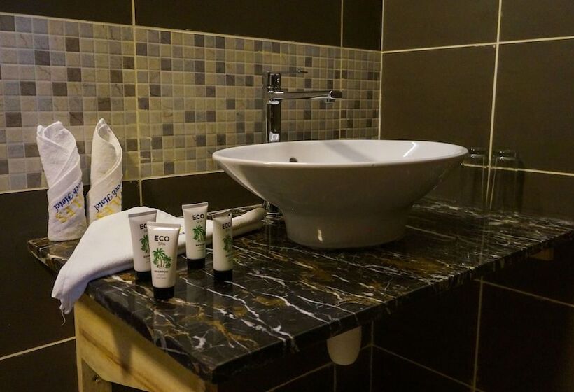 בית מלון כפרי Smiles Beach