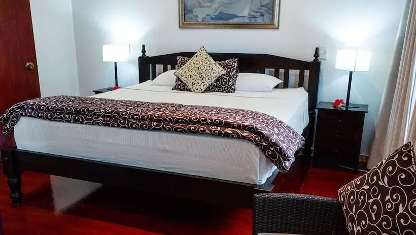 هتل The Seaview Lodge