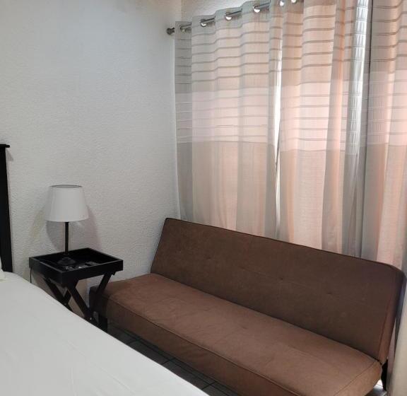 196 On Victoria Bed & Breakfast