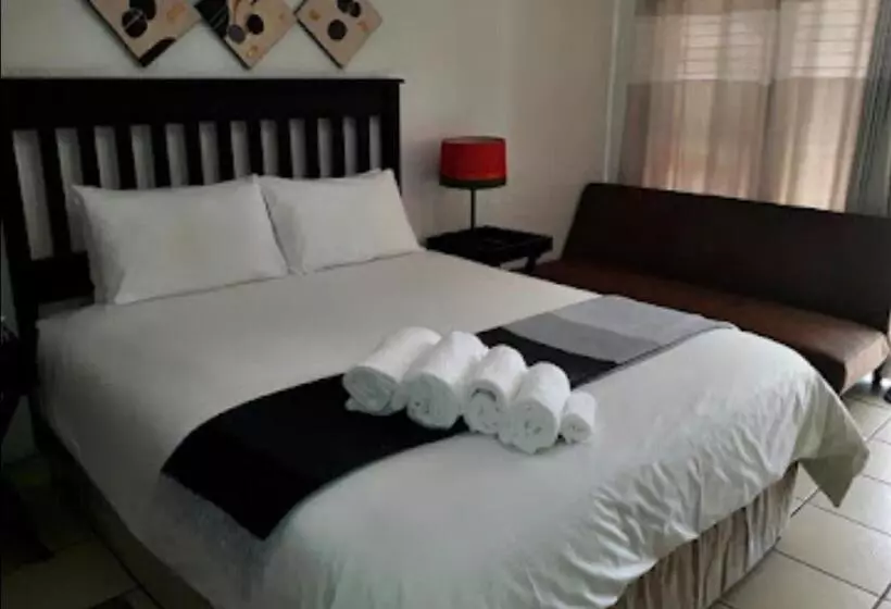 196 On Victoria Bed & Breakfast