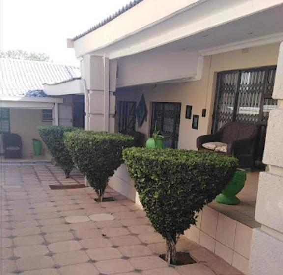 196 On Victoria Bed & Breakfast