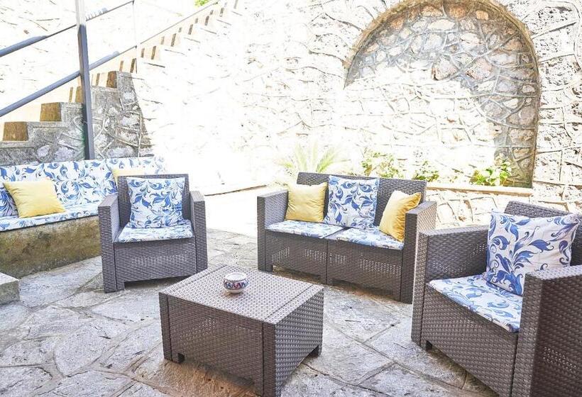 تختخواب و صبحانه Villa La Gitana